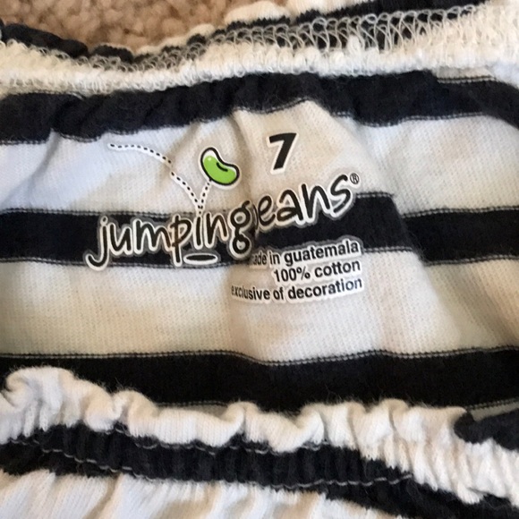 Black and white long sleeve t w/snowflake, Size 7 - Picture 2 of 3